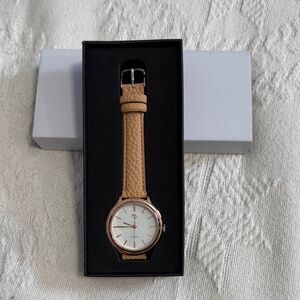 Classic Tan Leather Strap Watch with Rose Gold Accents